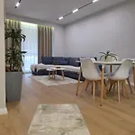 Leon 地拉那