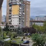 Leon Tirana