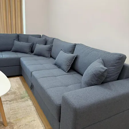 Leon Apartamento Tirana